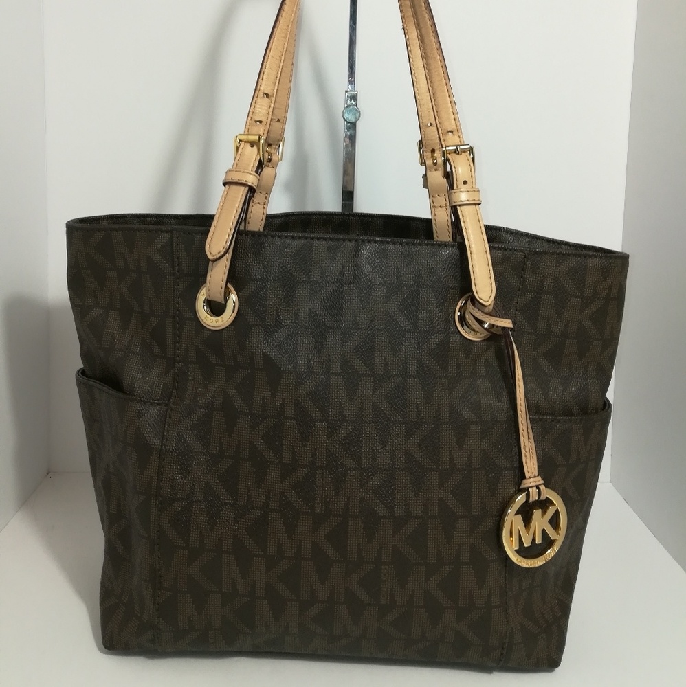 *sold*Michael Kors Jet Set Tote